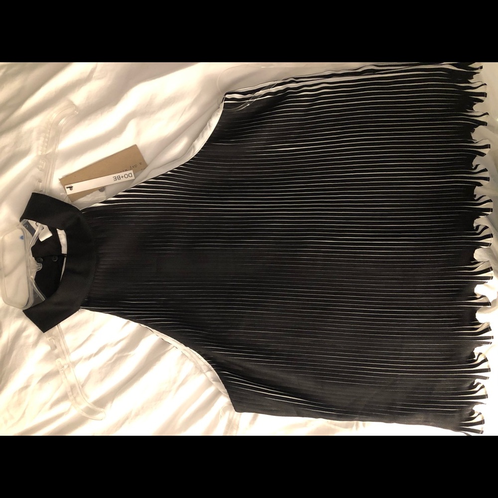NWT - Do+ Be Black and White Accordion Silk Top